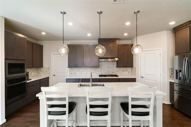 2214 Clements Shore Lane, La Porte, TX 77571