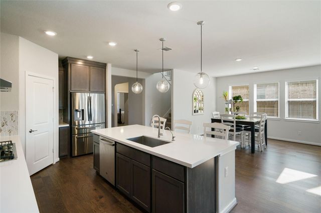 2214 Clements Shore Lane, La Porte, TX 77571