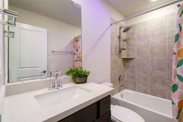 2214 Clements Shore Lane, La Porte, TX 77571