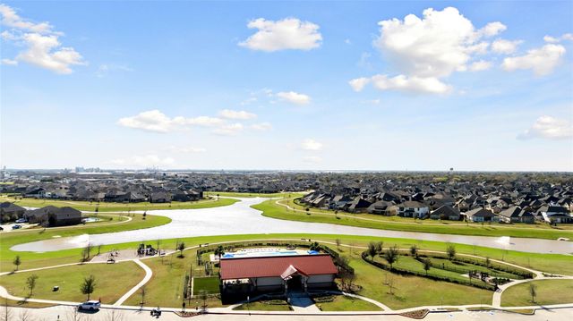 2214 Clements Shore Lane, La Porte, TX 77571