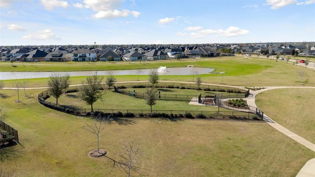 2214 Clements Shore Lane, La Porte, TX 77571