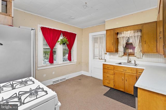 312 MONMOUTH ST, Hightstown, NJ 08520