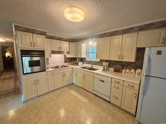 611 Harrod Rd, White Hall, AR 71602