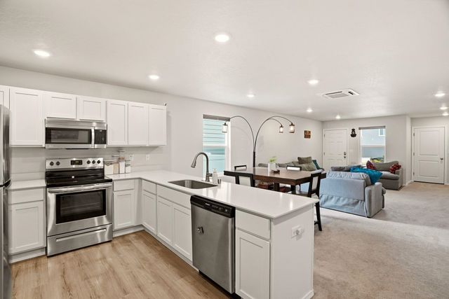 4471 W Brookfield Ave, Spokane, WA 99208