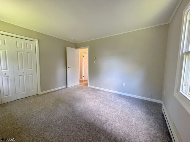 14 Orchard St, Newton Town, NJ 07860