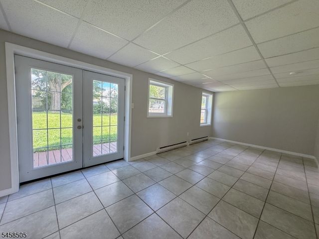 14 Orchard St, Newton Town, NJ 07860