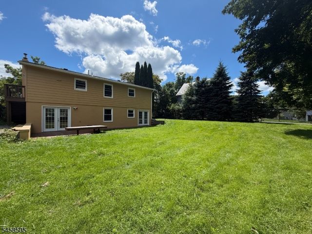 14 Orchard St, Newton Town, NJ 07860