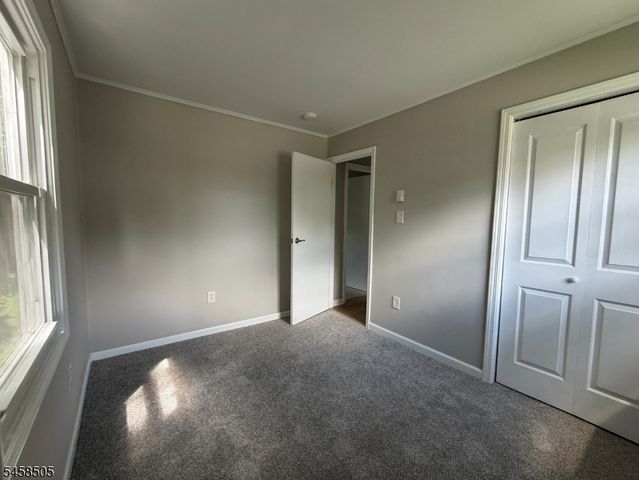 14 Orchard St, Newton Town, NJ 07860