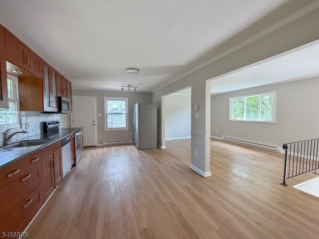 14 Orchard St, Newton Town, NJ 07860 — photo 2