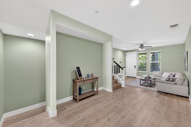 413 17th St, Sacramento, CA 95811