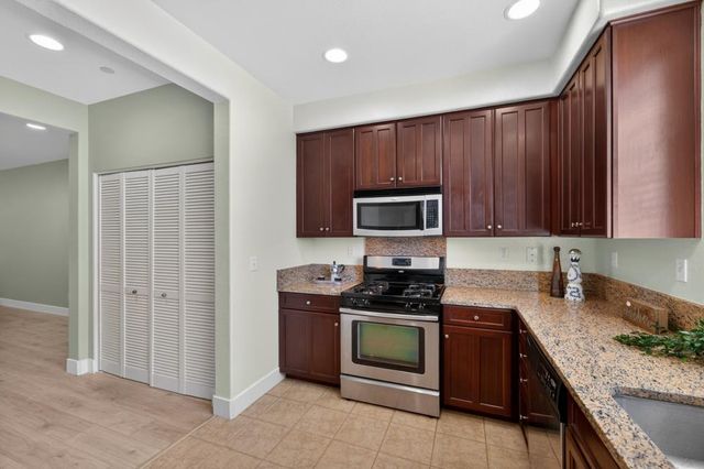413 17th St, Sacramento, CA 95811