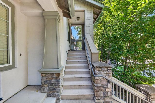 413 17th St, Sacramento, CA 95811