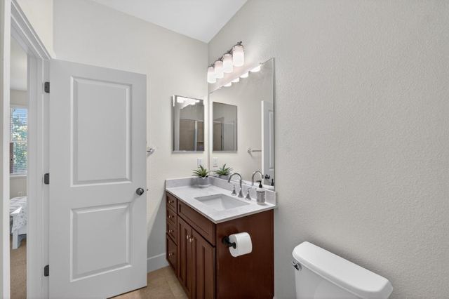 413 17th St, Sacramento, CA 95811