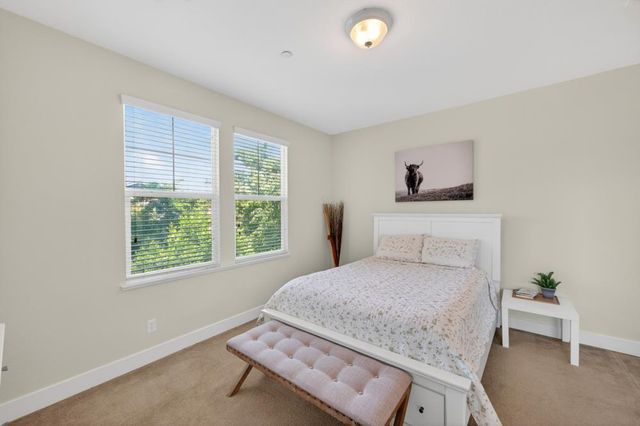413 17th St, Sacramento, CA 95811