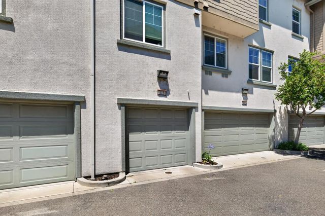 413 17th St, Sacramento, CA 95811