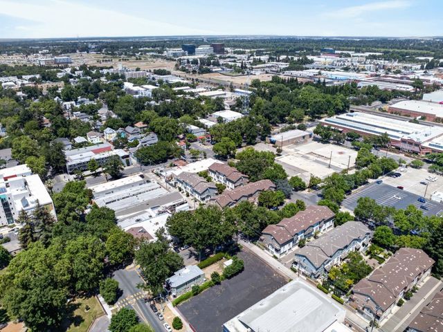 413 17th St, Sacramento, CA 95811