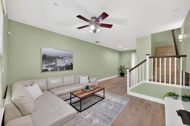 413 17th St, Sacramento, CA 95811