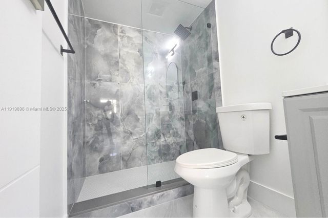 333 NW 17th Ct 203B, Fort Lauderdale, FL 33311