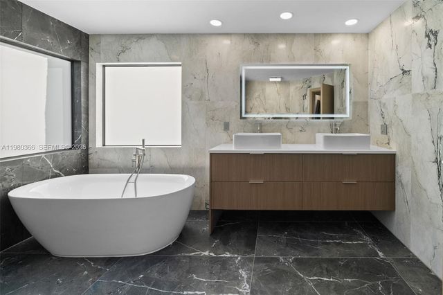 10790 Haydn Dr, Boca Raton, FL 33498