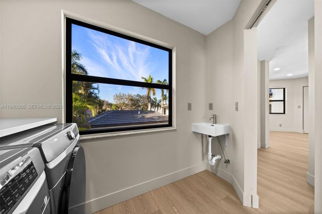 10790 Haydn Dr, Boca Raton, FL 33498