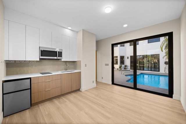 10790 Haydn Dr, Boca Raton, FL 33498