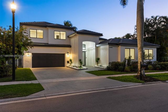 10790 Haydn Dr, Boca Raton, FL 33498