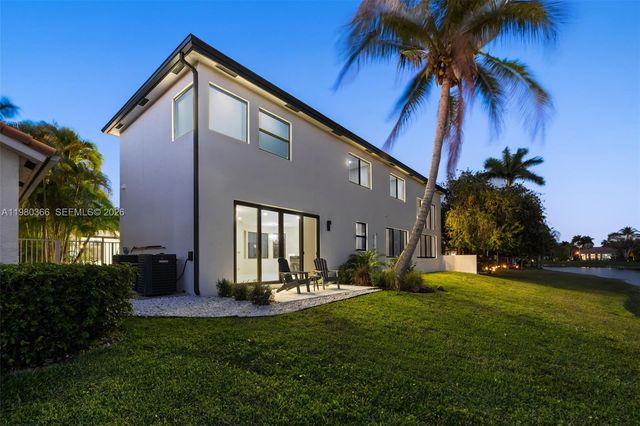 10790 Haydn Dr, Boca Raton, FL 33498