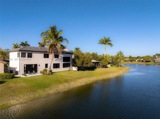 10790 Haydn Dr, Boca Raton, FL 33498