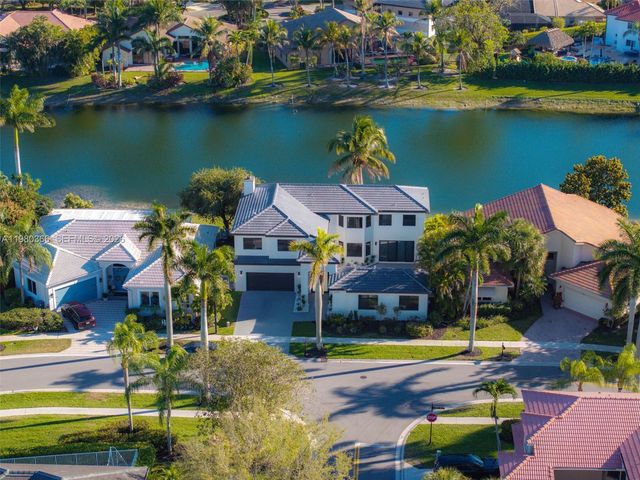 10790 Haydn Dr, Boca Raton, FL 33498