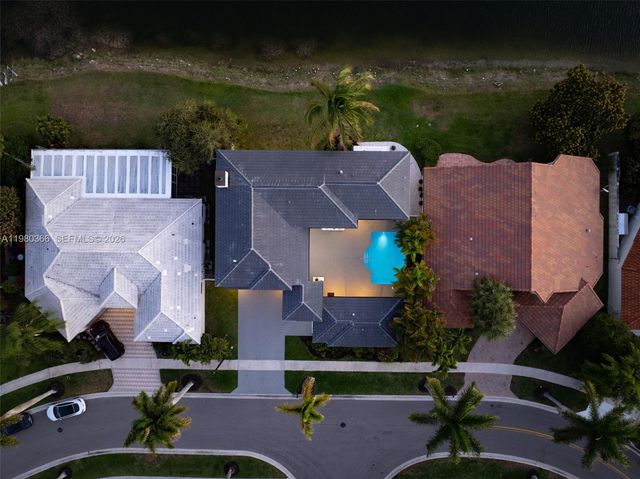 10790 Haydn Dr, Boca Raton, FL 33498