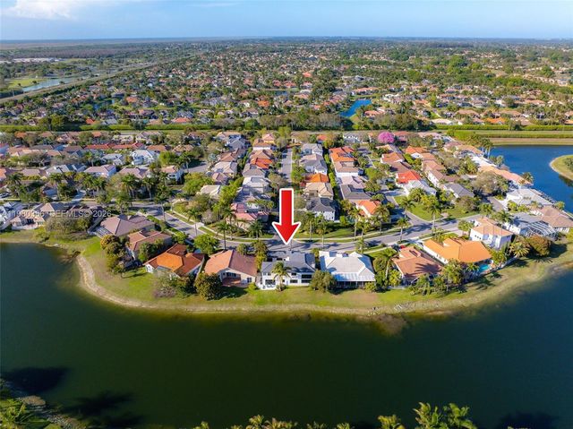 10790 Haydn Dr, Boca Raton, FL 33498