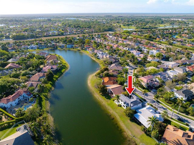 10790 Haydn Dr, Boca Raton, FL 33498