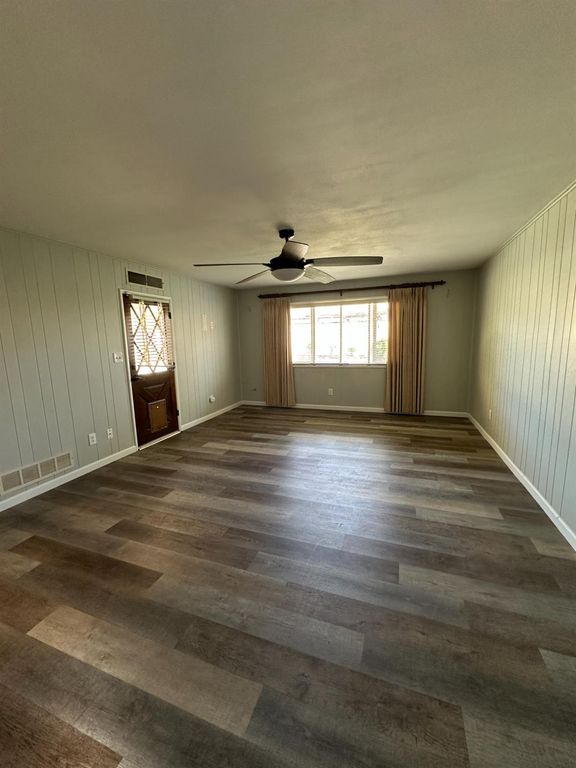 Image 15 of property listing at 1310 W Magill Avenue, Fresno, CA 93711