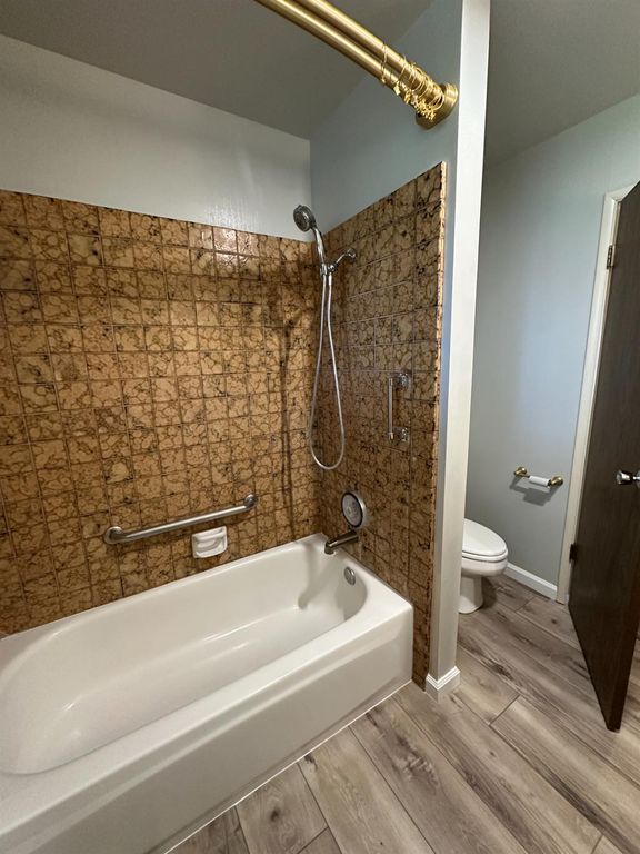 Image 27 of property listing at 1310 W Magill Avenue, Fresno, CA 93711