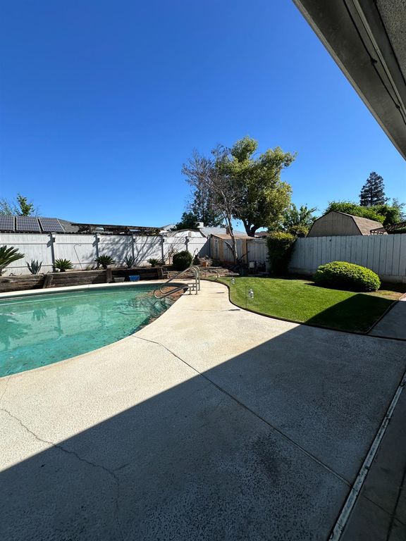 Image 34 of property listing at 1310 W Magill Avenue, Fresno, CA 93711