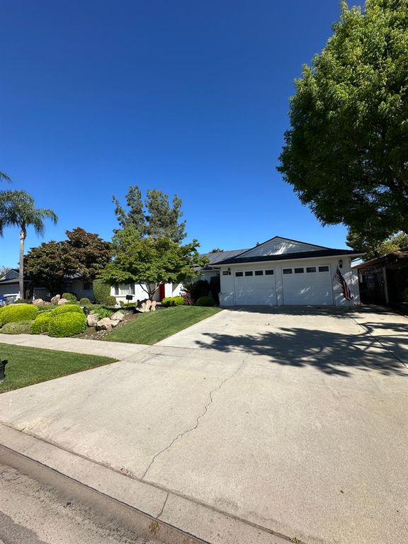 Image 35 of property listing at 1310 W Magill Avenue, Fresno, CA 93711
