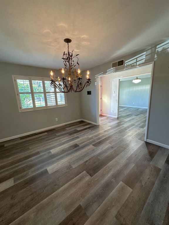 Image 7 of property listing at 1310 W Magill Avenue, Fresno, CA 93711