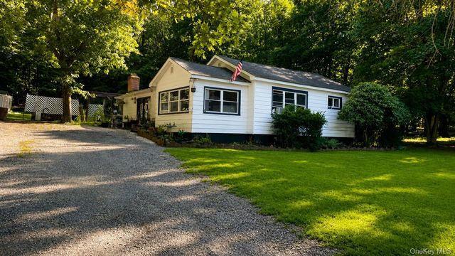 16 Upper Hillman Road, Warwick, NY 10990