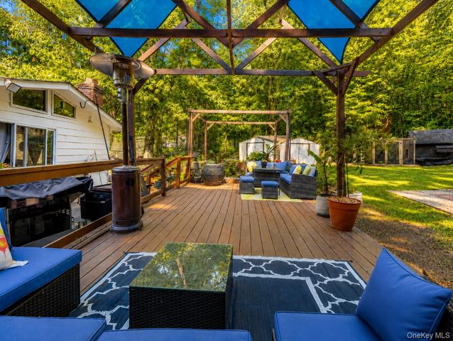 16 Upper Hillman Road, Warwick, NY 10990