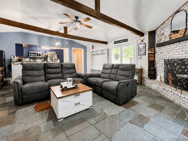 16 Upper Hillman Road, Warwick, NY 10990