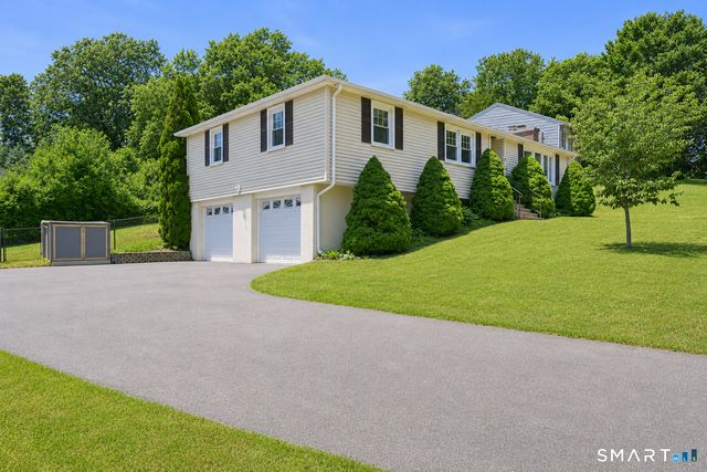 4 Pierson Drive, West Haven, CT 06516