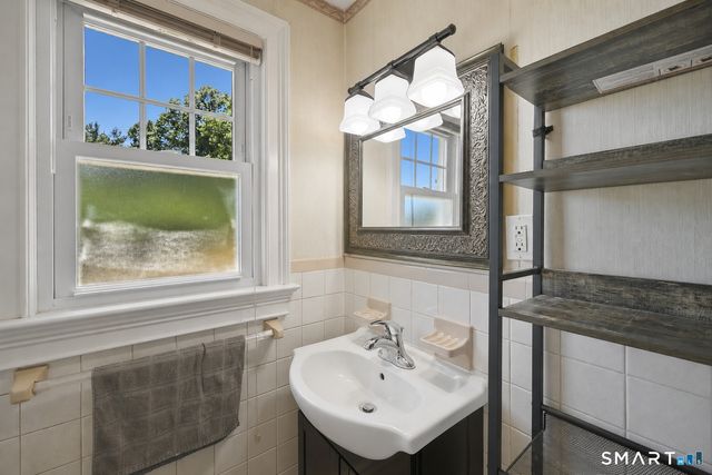 4 Pierson Drive, West Haven, CT 06516