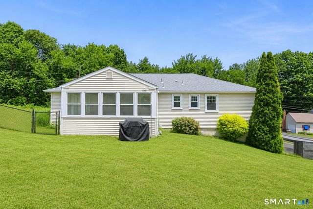 4 Pierson Drive, West Haven, CT 06516
