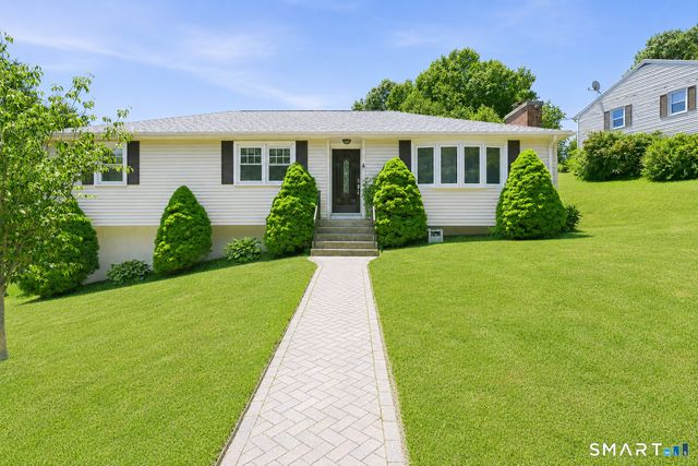 4 Pierson Drive, West Haven, CT 06516