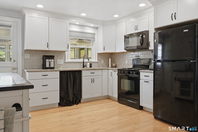 4 Pierson Drive, West Haven, CT 06516