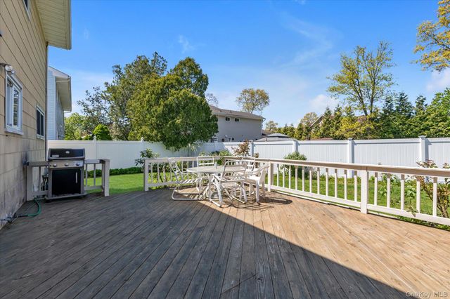 2011 Abbot Avenue, Merrick, NY 11566