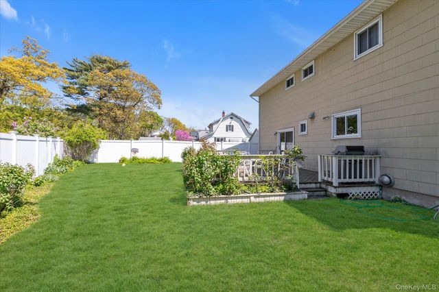 2011 Abbot Avenue, Merrick, NY 11566