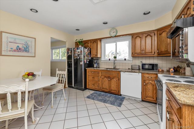 2011 Abbot Avenue, Merrick, NY 11566