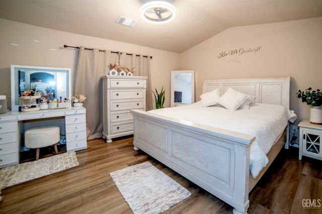 10706 Montemar Drive, Bakersfield, CA 93311