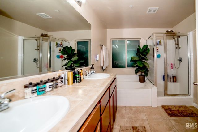 10706 Montemar Drive, Bakersfield, CA 93311